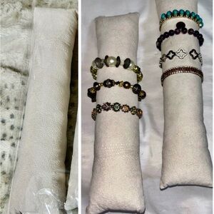 Bracelet / Watch Pillows Storage (Set of 3) JEWELRY NOT INCLUDED  GUC